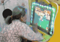 老奶奶打游戏机动图