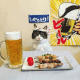 猫咪等着喝啤酒