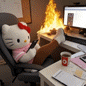 可爱的Hello Kitty坐在办公桌前,一旁却燃起熊熊大火 20张高糊抽象的小表情包表情包图片gif动图 - 求表情网,斗图从此不求人!