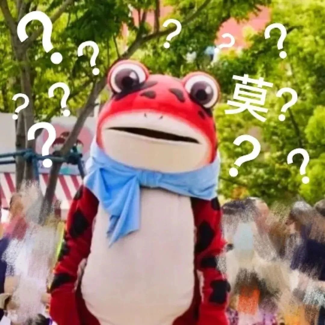 戴着蓝围巾的卡通青蛙人偶,一脸懵的样子太可爱啦 表情包|表情包动态图gif小图表情包图片gif动图 - 求表情网,斗图从此不求人!